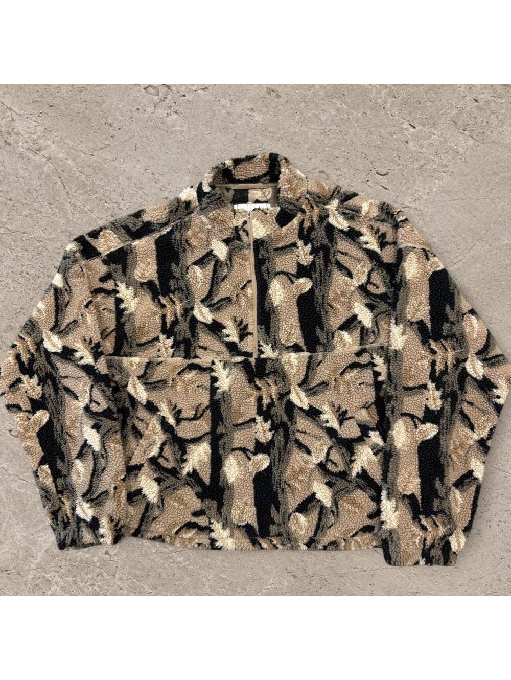 Beautiful vintage style fleece BDG black and beige camouflage quarter zip